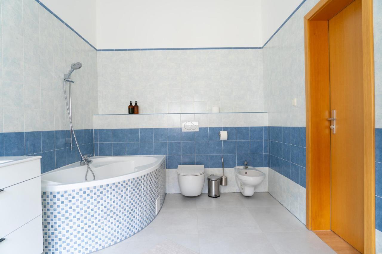 The Dante Prague - Family And Friends Apartments Eksteriør billede