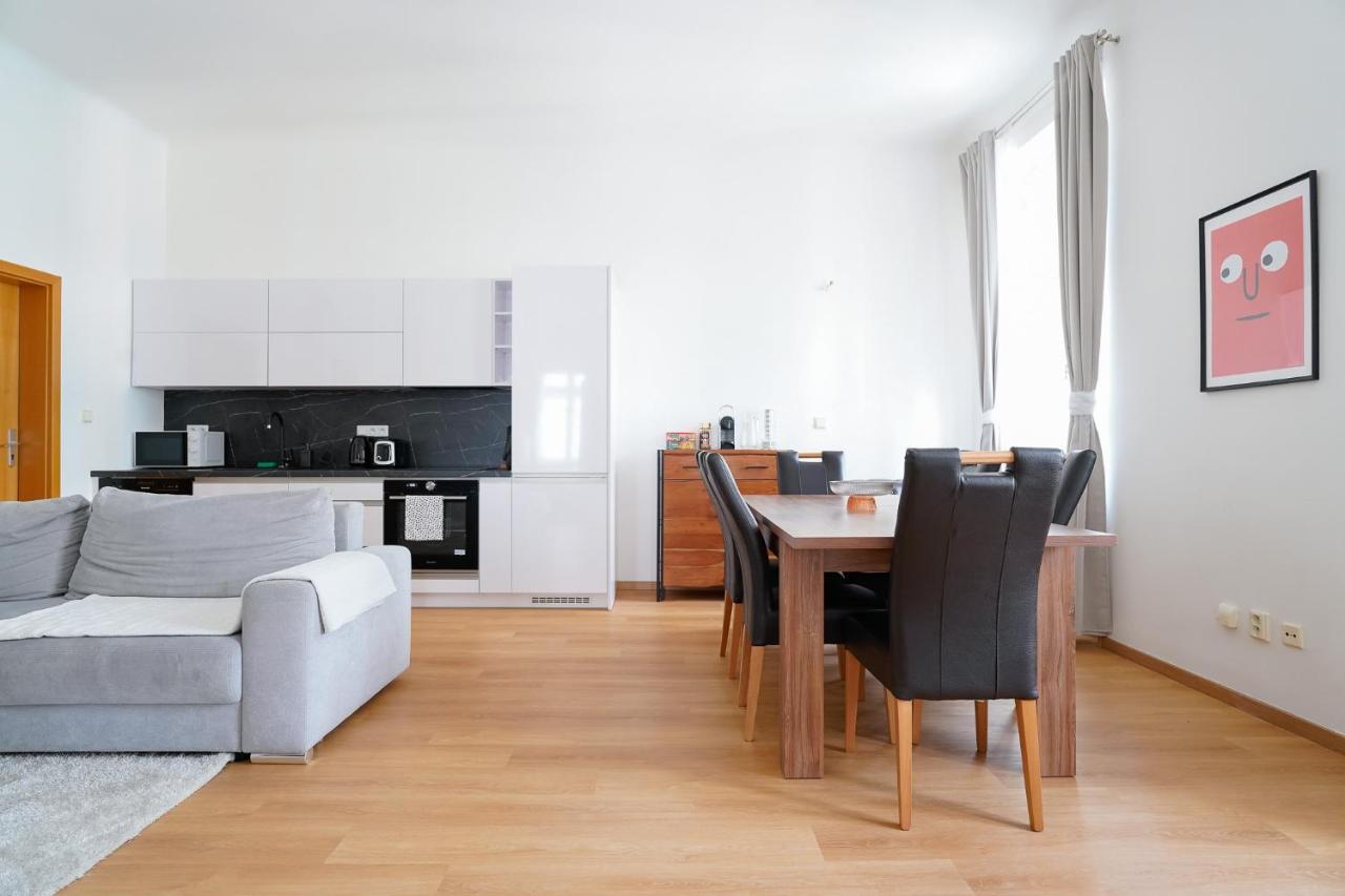 The Dante Prague - Family And Friends Apartments Eksteriør billede